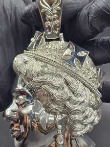 Pendentif Reine Elizabeth Ice Out, breloques Hip Hop, testeur de diamant inclus, pendentif Reine en Moissanite, pendentif en argent 925, idéal pour un cadeau - Product Image 3