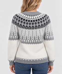 Pull en laine d'alpaga à motif feuilles - Product Image 2