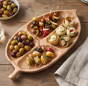 Assiette de service en bois en forme de feuille, design minimaliste fait main, motif végétal, pour la maison, les restaurants et les événements - Product Image 5