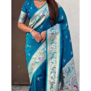 ผ้าไหมพิธานี รามา บลู ชานด์ราคอร์ แบรนาราซี ซารี ผ้าไหมทอแบบหรูหราสำหรับงานกลางคืน  ลายปักดิ้นทอง  งานฝีมือชั้นสูง - Product Image 6