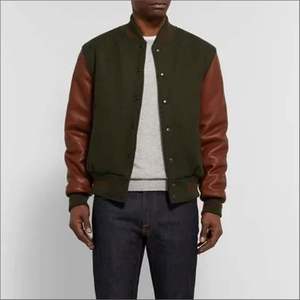 Blousons universitaires pour hommes en polyester avec logo en patchs chenille, col montant, motif uni et détails boutonnés - Product Image 3