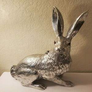 Sculpture d'art en aluminium moulé en forme de lapin, statue décorative en métal pour jardin, pelouse, patio, balcon, décoration intérieure et extérieure - Product Image 2