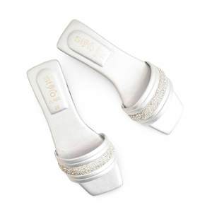 Pantoufles de sport décontractées argentées modèle CL1960 - Product Image 1