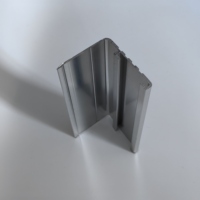 Profilés d'extrusion en aluminium série 6000 sur mesure, profilés angulaires pour décorations, finition anodisée, pliage, découpe, soudage