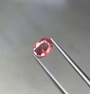 Zafiro padparadscha natural de corte ovalado, zafiro certificado en venta. - Product Image 1