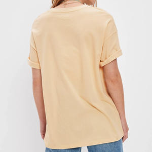 เสื้อยืดผู้หญิงทรงสลิมฟิต ไหล่ตก แต่งรู ผ้าวินเทจ 180gsm ขายส่งแบบ OEM ODM เสื้อผ้าลำลองฤดูร้อน คุณภาพสูง - Product Image 3