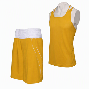 Ensemble débardeur et short de tennis couleur crème unie pour femme, en polyester anti-humidité, sans manches, col carré, taille élastique, coupe classique - Product Image 6