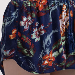 Shorts de Cintura Alta con Estampado Floral para Mujer, Corte Holgado, Cierre con Cordón, Estilo Casual de Gasa, Azul Marino con Detalle de Borlas - Product Image 6