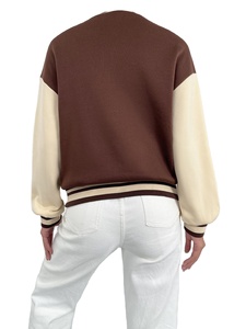 Chaqueta Varsity de Punto para Mujer, Diseño Nuevo, Corte Regular, para Invierno, de Alta Calidad, con Logotipo Personalizado Impreso, Transpirable - Product Image 6