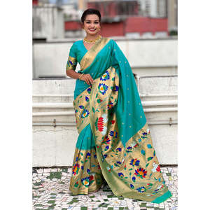 Sari en soie Paithani bleu marine avec grande bordure tissée en zari, concept demi-demi, vêtements indiens et pakistanais - Product Image 5