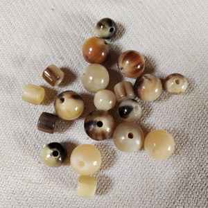 Cuentas de cuerno de búfalo y vaca 100% auténticas, hechas a mano, de la mejor calidad, para la fabricación de joyería, cuentas de cuerno personalizadas a precio económico. - Product Image 1