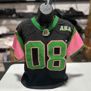 Camiseta Deportiva Negra AKA para Mujer, con Letras Griegas Bordadas, Tejido Transpirable de Primera Calidad, Cuello Redondo - Product Image 1