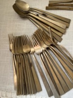 Ensemble de couverts modernes en laiton, finition laquée mate, designs personnalisés, durables, écologiques, pour la maison, les hôtels, les restaurants, les fêtes
