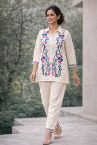 ชุดเซ็ตสีขาวสำหรับผู้หญิง แขนสั้น เหมาะสำหรับใส่ทำงานและไปงานปาร์ตี้ สินค้าขายดี มีจำหน่ายในราคาประหยัด - Product Image 5