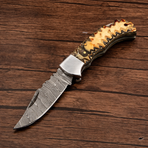 Cuchillo de Bolsillo Plegable de Acero de Damasco Hecho a Mano para Camping - Hoja Plegable con Mango de Madera, Personalizable OEM/ODM, Grado Industrial - Product Image 3