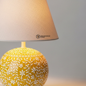 Lampe de table de luxe en os jaune incrusté avec abat-jour beige |   Éclairage de chevet floral artisanal - Product Image 4