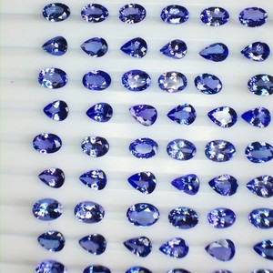 Lote de piedras preciosas de tanzanita natural de calidad AAA en formas mixtas con un brillo excelente y un hermoso color, piezas hermosas para cualquier creación de joyería. - Product Image 1