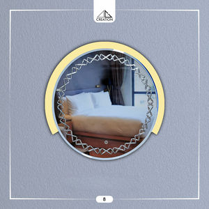 Este espejo LED acrílico aporta un toque de glamour y crea un ambiente acogedor en cualquier hogar o entorno comercial. - Product Image 1