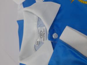 Polo personnalisé pour homme bleu royal |   Vêtements de sport d'équipe avec panneaux contrastés blancs |   T-shirt de golf décontracté à manches courtes, vente en gros de vêtements - Product Image 3