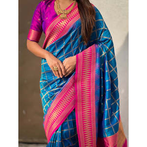 Sari en soie douce bleue à carreaux Elite Weaves avec contraste traditionnel en zari, robe de soirée élégante tissée - Product Image 3