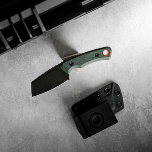 Couteaux à lame fixe avec lame large noire enduite, poignée texturée verte et étui de protection pour équipements utilitaires d'extérieur - Product Image 1
