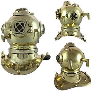 Casco de buceo de aguas profundas con acabado en bronce envejecido, con ventanas de visión protegidas con barra transversal y tornillos de sujeción robustos en la placa pectoral. - Product Image 4