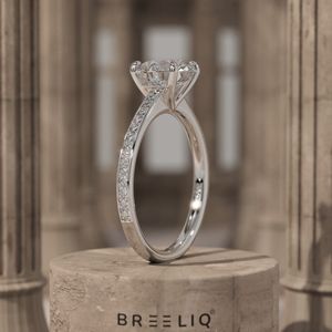 Anillo de Compromiso de Plata con Moissanita Redonda de 2 Quilates, Plata de Ley 925, Clásico Solitario con Banda Pavé, Anillo Nupcial - Product Image 2