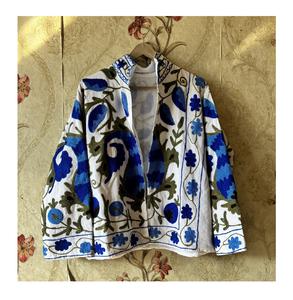 Veste Suzani en coton brodé de meilleure qualité à la main Veste Suzani courte pour femmes Veste Suzani taille libre Veste Kantha matelassée courte - Product Image 1