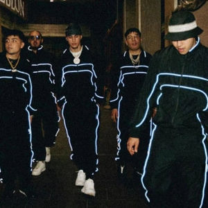 Survêtements haute visibilité réfléchissants, thermoréactifs, à lignes et surpiqûres contrastées, sensibles au changement de couleur et coupe-vent - Product Image 1