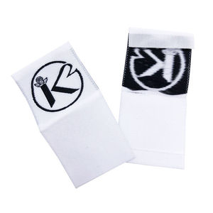 Etiquetas de Tela Tejida Personalizadas al por Mayor con Bordes Cortados con Láser, Logotipo Estampado en Caliente, Material de Poliéster, Autoadhesivas y Lavables - Product Image 3