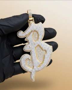 จี้เพชรโมอิสซาไนต์ VVS แบบกำหนดเองได้ พร้อมตัวอักษรชื่อสำหรับผู้ชาย สไตล์ฮิปฮอป เงินแท้ 925 จี้ตัวอักษรภาษาอังกฤษสำหรับผู้หญิง - Product Image 4