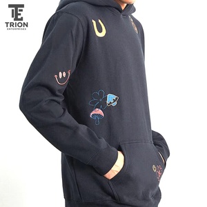 เสื้อฮู้ดดี้ปักลายผู้ชายขายดีอันดับต้นๆ ผ้าฝ้าย 100% ผ้าฟลีซสำหรับฤดูหนาว คุณภาพสูง ระบายอากาศได้ดี ไซส์ใหญ่พิเศษ ดีไซน์ 2 in 1 ครบครัน - Product Image 3