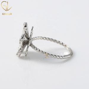 Bague de fiançailles inspirée des fleurs, bague de promesse avec pavé de diamants moissanite taille ronde, bague cocktail en or blanc 10 carats - Product Image 3