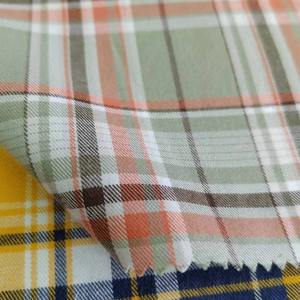 Tissu Seersucker Teint en Fil 100% Coton Nantong, Absorbant l'Humidité, Respirant, Poids Moyen 135 GSM pour Chemises à Carreaux pour Hommes - Product Image 6