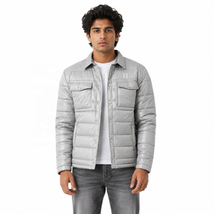 Chaquetas de hombre acolchadas, elegantes y casuales, con logotipo personalizado al por mayor (OEM), con bolsillos frontales, de nailon y poliéster, para exteriores, cálidas, transpirables, para invierno. - Product Image 1