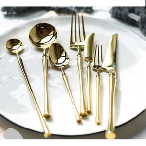 Ensemble de couverts en métal faits à la main de style moderne avec manche en bois pour la restauration de mariage, fournitures durables pour restaurants - Product Image 2
