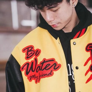 Chaqueta de Béisbol de Invierno 2026 de Alta Calidad para Hombre, Cuello Alto, Bordado, Parches Universitarios, Logotipo Frontal, Estilo Graffiti - Product Image 3