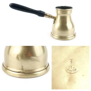 Cafetière turque en métal lisse, pot à café en cuivre de forme ronde, design oriental traditionnel, percolateur avec poignée en bois - Product Image 4