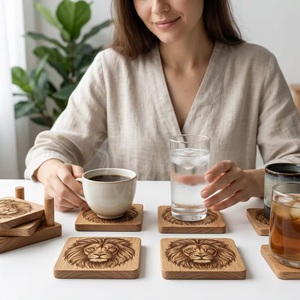 Juego de Posavasos Cuadrados Rústicos de Madera con Diseño de León, Hechos a Mano, 10 cm de Diámetro, Arte con Cuentas - Product Image 3