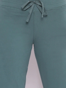 Shorts Bermuda de Algodón Tejido de Color Sólido para Mujer, con Cintura Ajustable con Cordón y Bolsillos, Corte Regular Informal, Cintura Media - Product Image 6