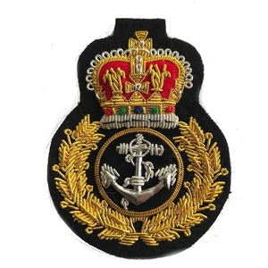 Badges et écussons en fil d'or faits main, design premium, personnalisables, légers, brodés à la main - Product Image 2