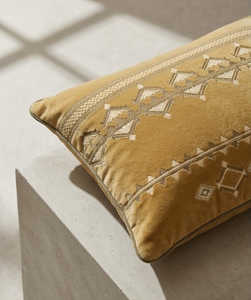 Cojín Decorativo Bordado con Patrón Geométrico en Amarillo Terracota y Crema para Sillón y Sofá de Sala de Estar, 44x44CM - Product Image 2