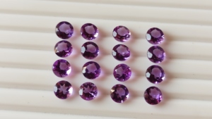 Ametyste naturelle taille personnalisée, 4 mm, taille brillant ronde, qualité AAA, violet foncé, gemmes calibrées d'Inde pour la joaillerie - Product Image 6
