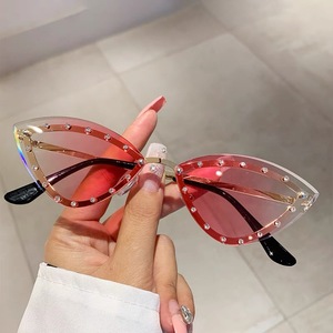 Gafas de Sol de Moda 2024, Estilo Ojo de Gato, con Remaches Decorativos, Sin Montura, Protección UV400, de Lujo - Product Image 3