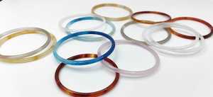 กำไลข้อมือเรซิ่นดีไซน์เนอร์จาก MN Exports ทำด้วยมือ สีสันสดใส เครื่องประดับแฟชั่น สวยหรู เงางาม น้ำหนักเบา เหมาะสำหรับใส่ทุกวัน สำหรับผู้หญิง - Product Image 4