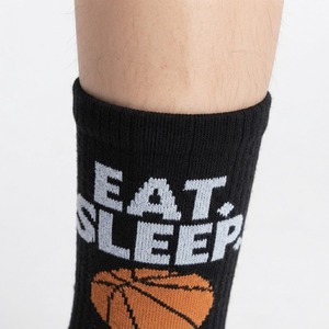 ถุงเท้าบาสเก็ตบอลสีดำลายทีม Eat Sleep Play แบบทอกราฟิก ความยาวครึ่งน่อง สำหรับกีฬาและกิจกรรมทั่วไป - Product Image 5