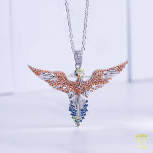 Pendentif oiseau tendance avec incrustation de pierres et éclat de diamant Moissanite VVS brillant - Product Image 2