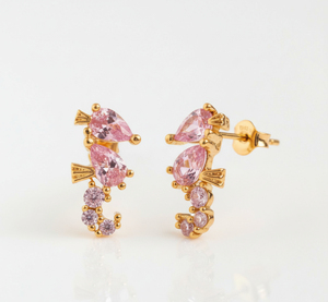 Boucles d'oreilles clous mignonnes en forme de hippocampe, plaqué or 18 carats, argent 925, bijoux pour femme à porter au quotidien - Product Image 1