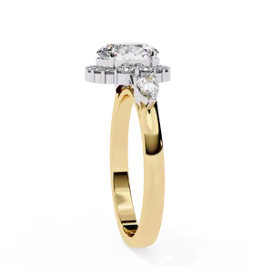Cautivador Anillo de Oro con Diamante Sintético Radiante de 2.00 Quilates, Delicados Detalles Laterales, Unisex, Anillo de Compromiso de Élite - Product Image 1