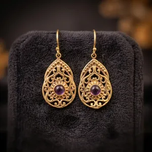 ต่างหูทองเหลืองลายโบราณประดับอัญมณีอเมทิสต์สีม่วง – เครื่องประดับห้อยทรงหยดน้ำสไตล์วินเทจ - Product Image 4